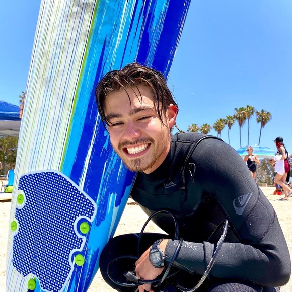 Meet your Posher, Travis - Picture 3 of 3